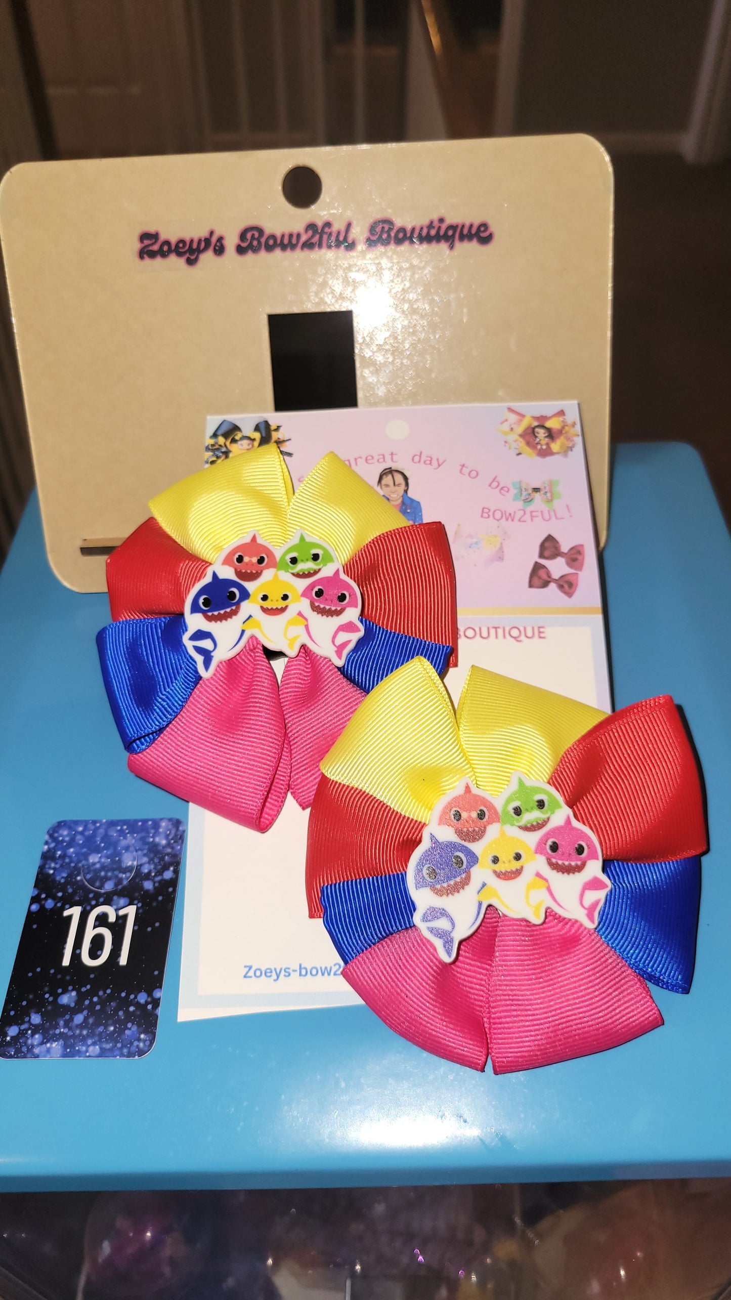 2025 baby shark piggies bow