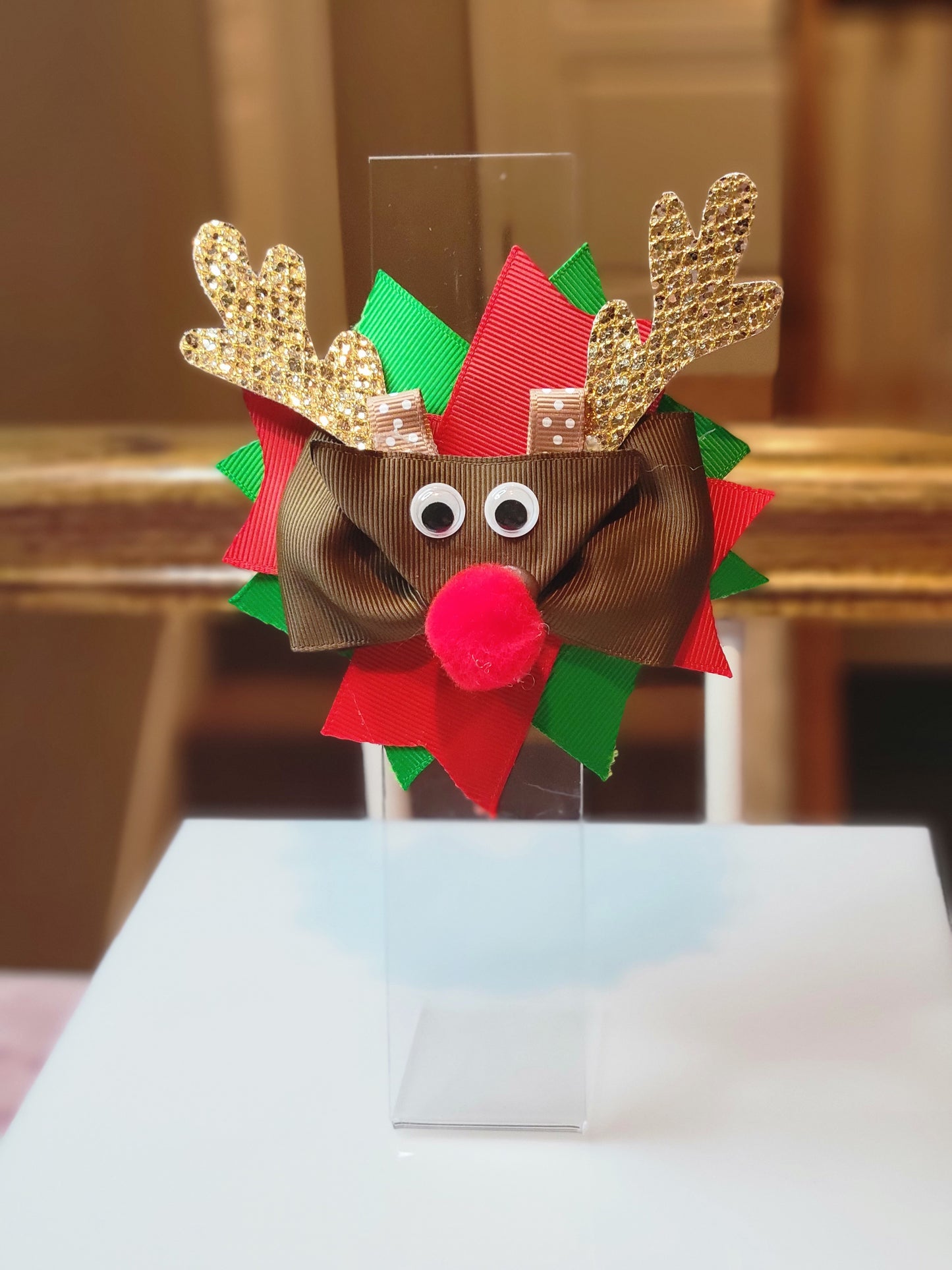 Reindeer bow with spikes