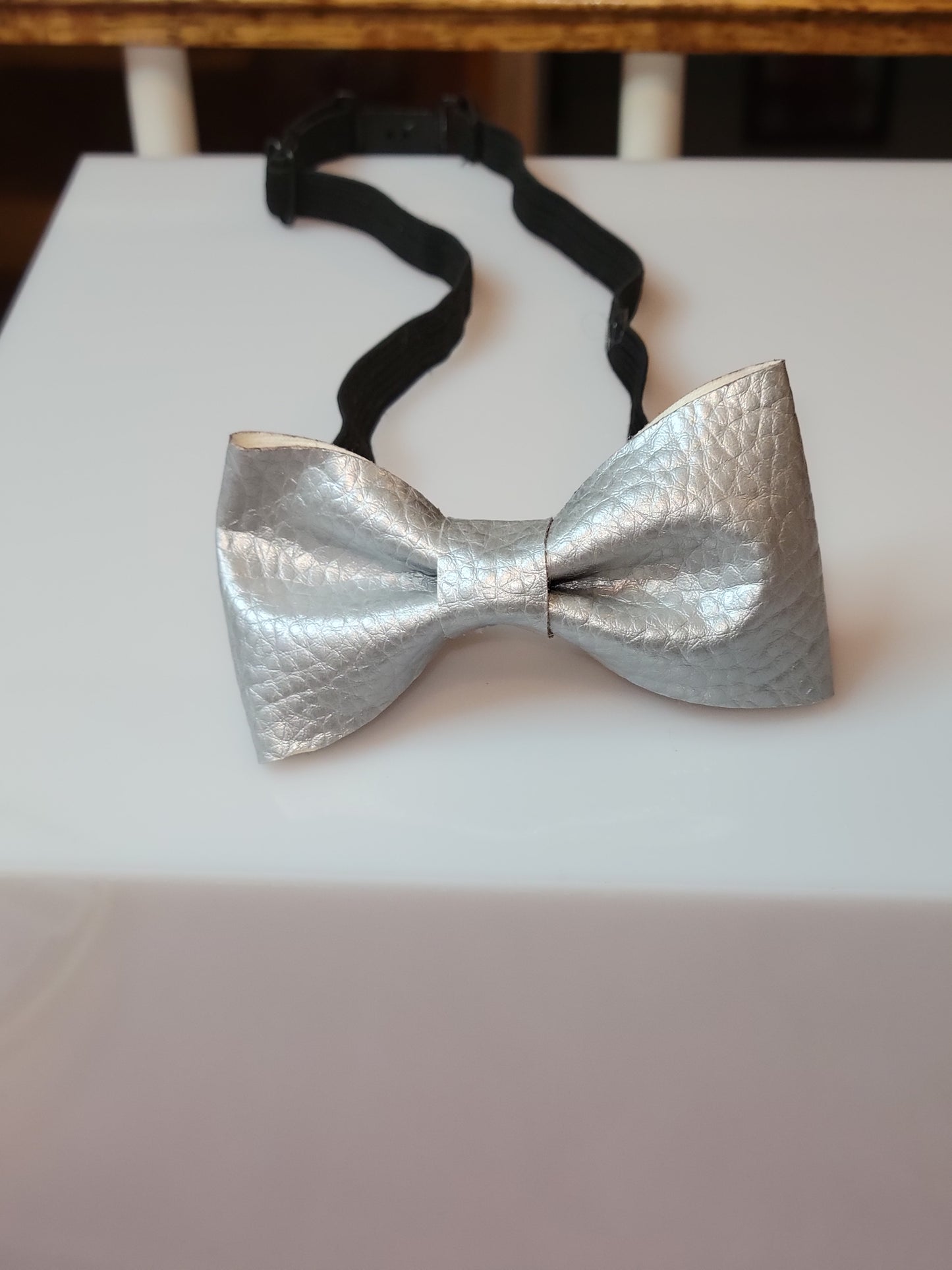 Silver bowtie