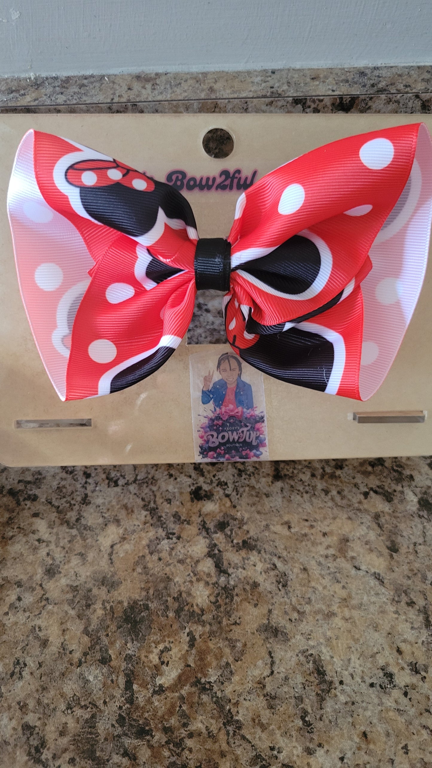 2025 minnie red and black puff bow