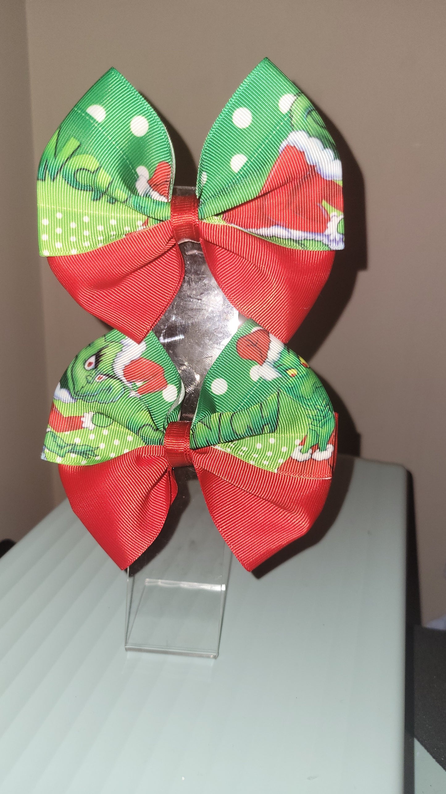 Grinch 5 inch 2 tone piggies bows