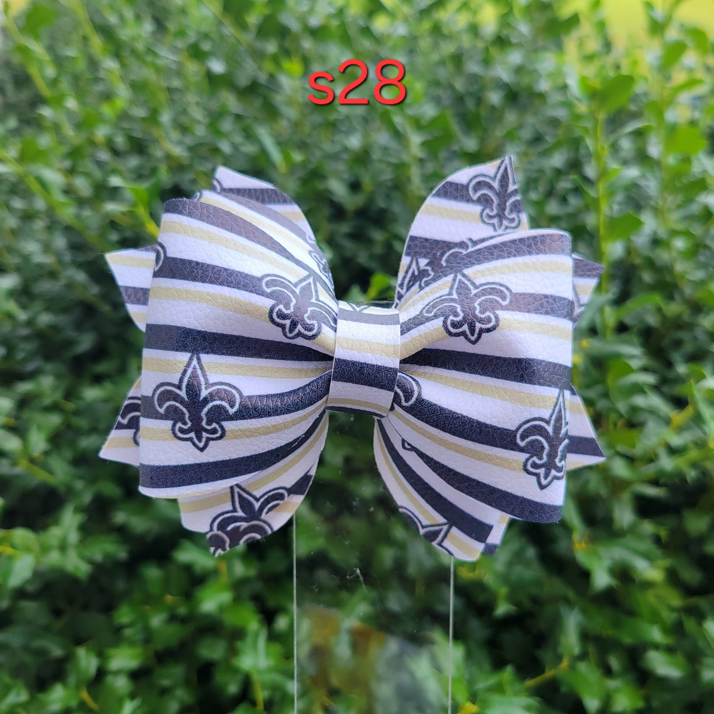 Who you rooting for?Team bows