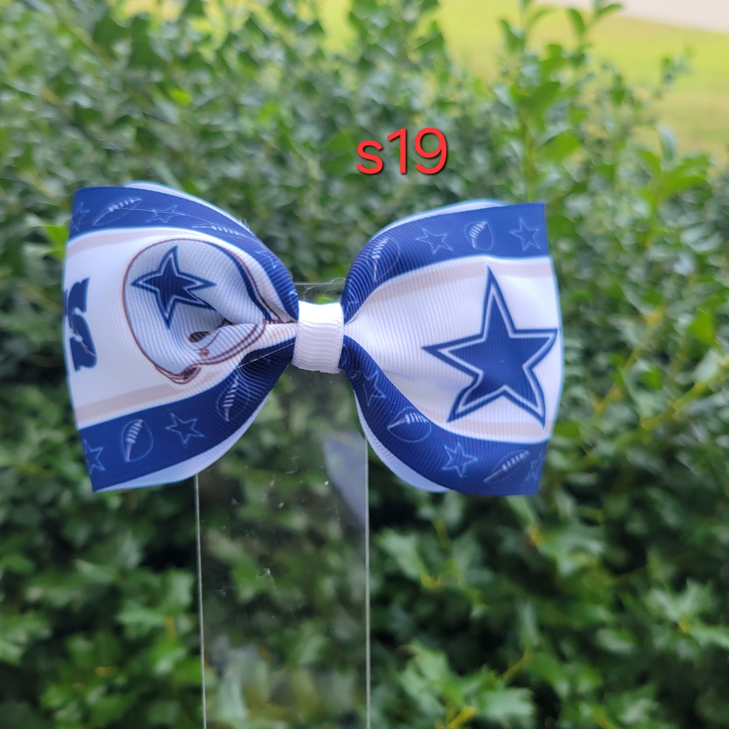 Who you rooting for?Team bows